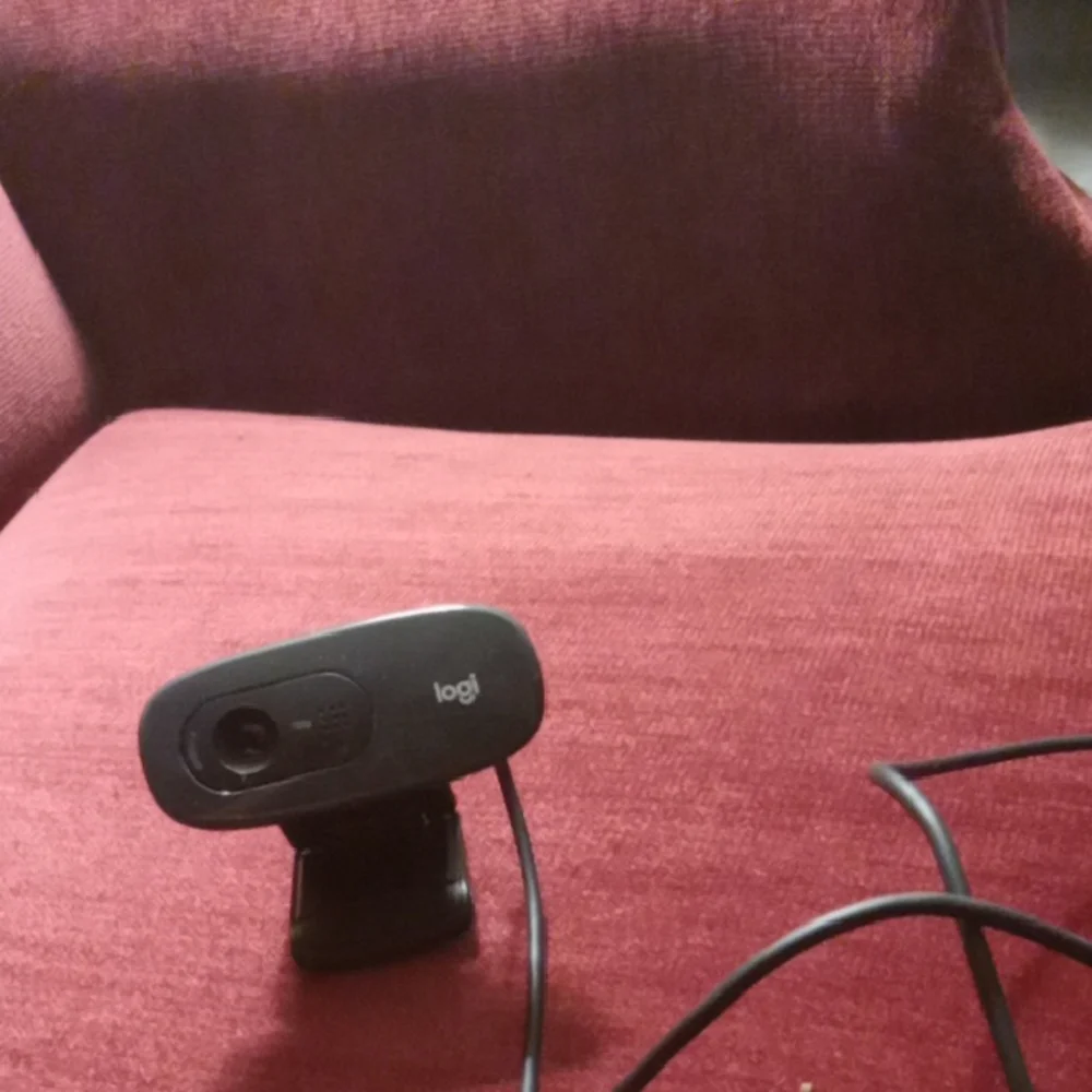 Logitech - C270 720 Webcam with Noise-Reducing Mics - Black